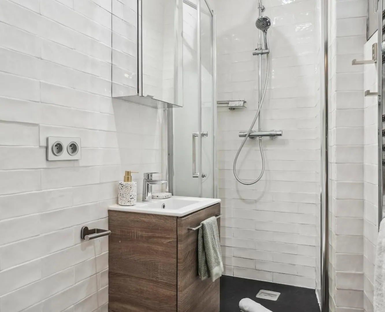 Apartment Eiffel Tower & Invalides - 1br - Cityapartmentstay *