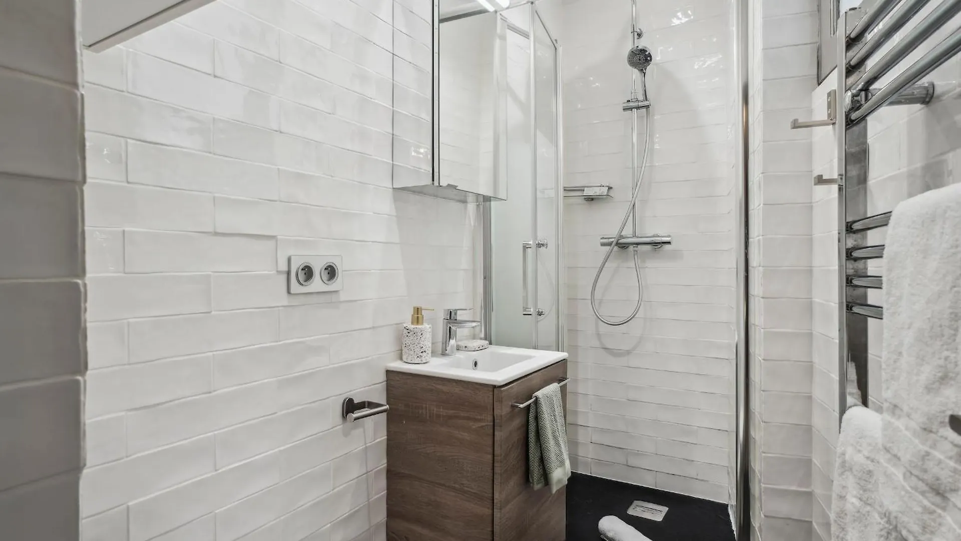 Eiffel Tower & Invalides - 1br - Cityapartmentstay * Paris
